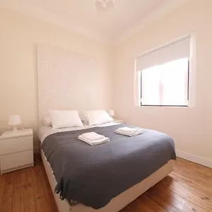 Apartment New! Cozy In The Center, Lissabon